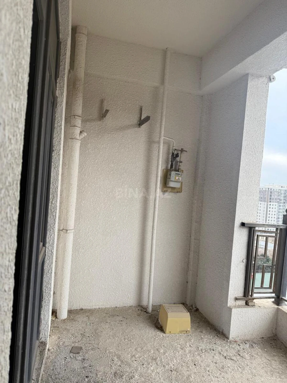 Satılır 3 otaqlı mənzil 168 m²