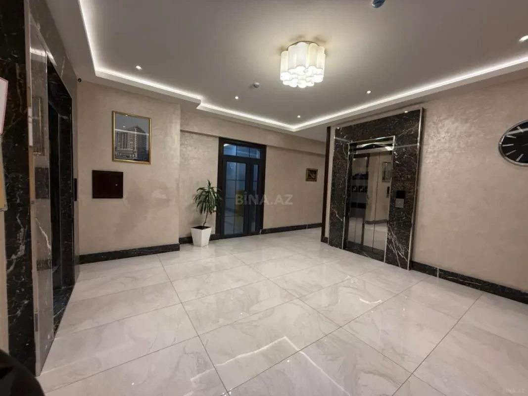 Satılır 3 otaqlı mənzil 168 m²