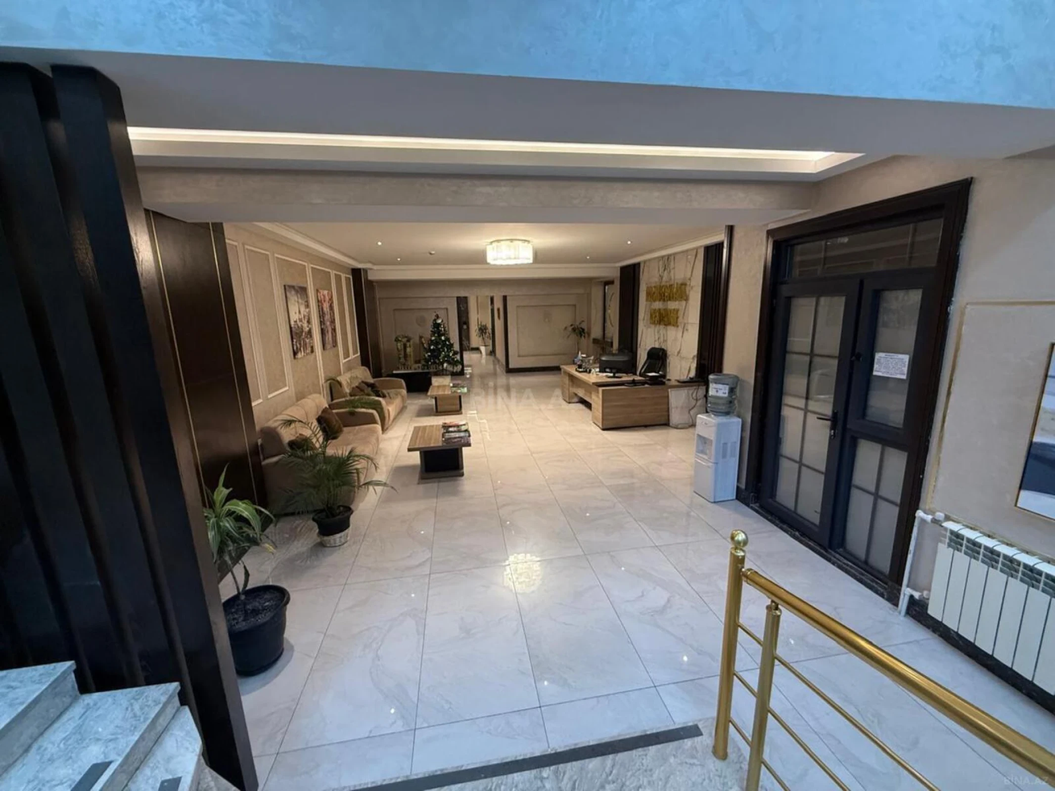 Satılır 3 otaqlı mənzil 168 m²