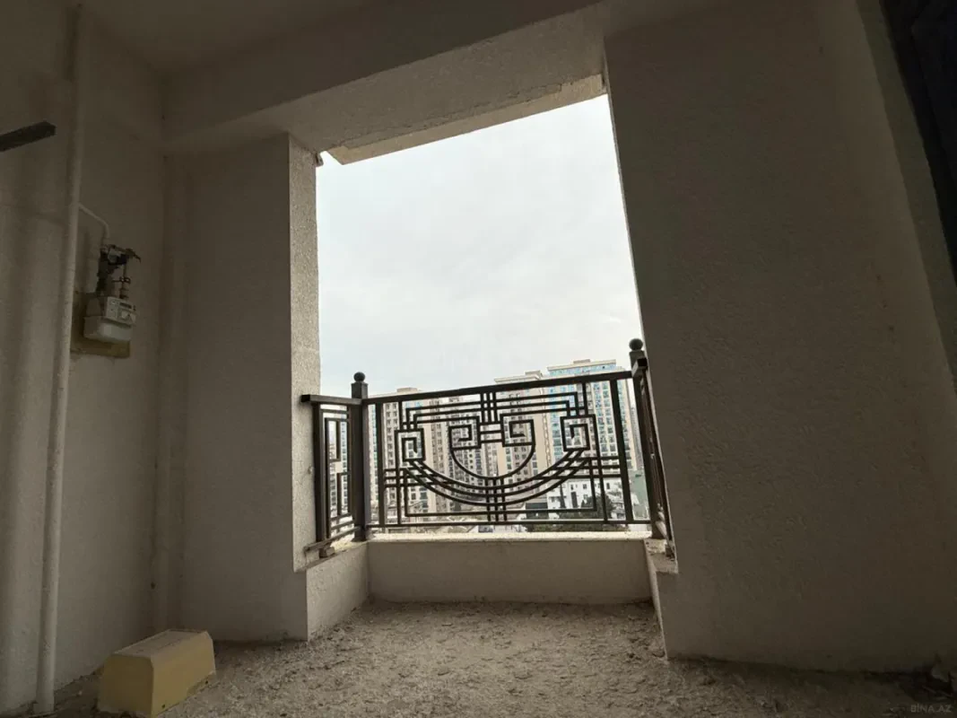 Satılır 3 otaqlı mənzil 168 m²