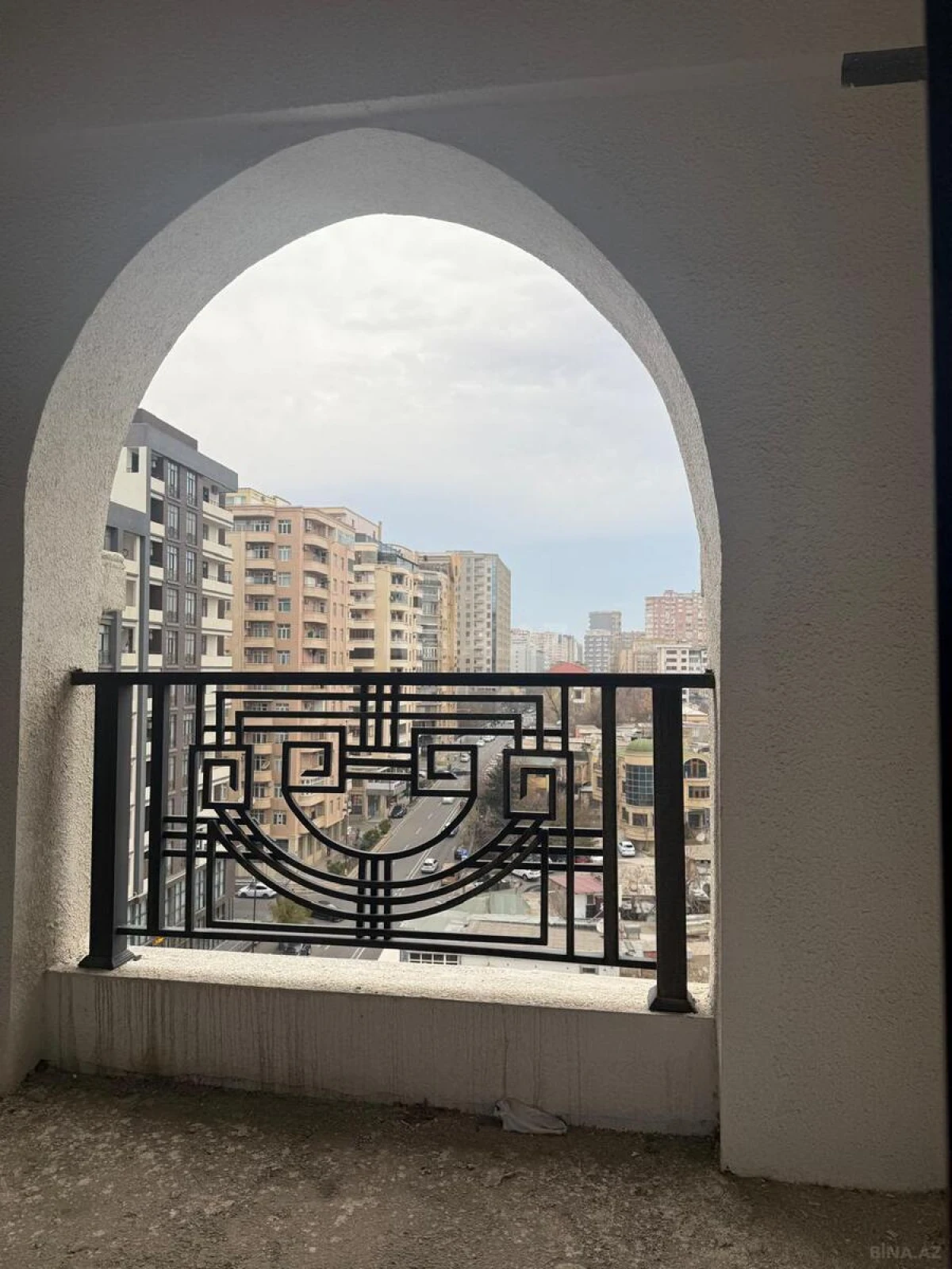 Satılır 3 otaqlı mənzil 168 m²