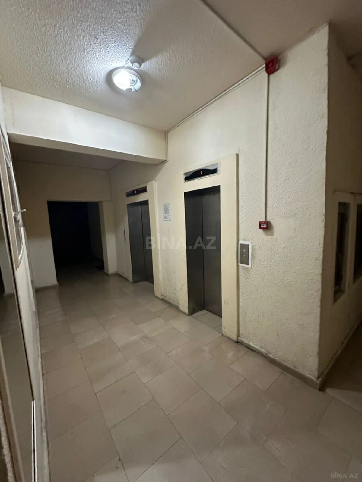 Satılır 2 otaqlı mənzil 82.5 m²