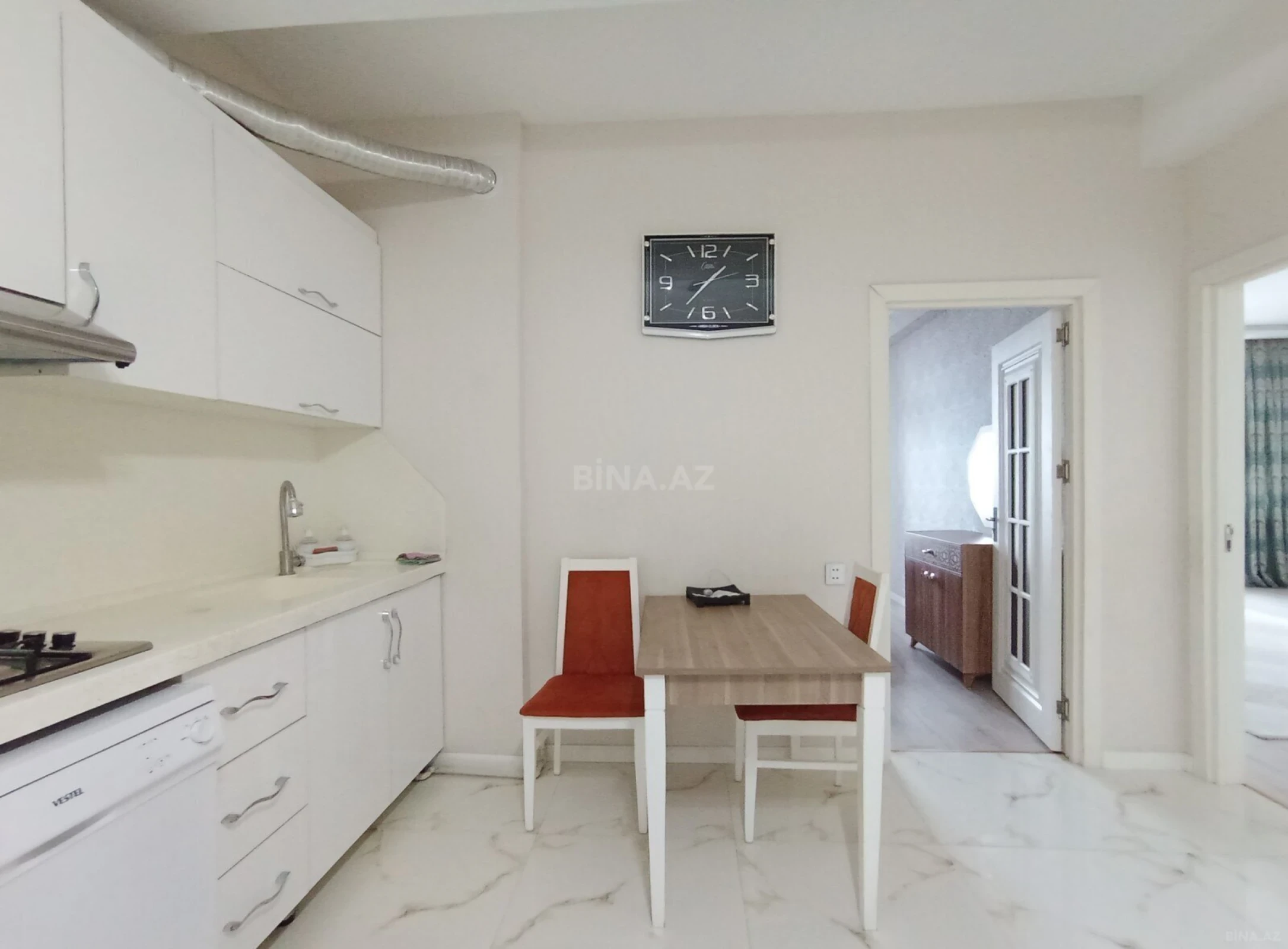 Kirayə verilir 2 otaqlı mənzil 70 m²