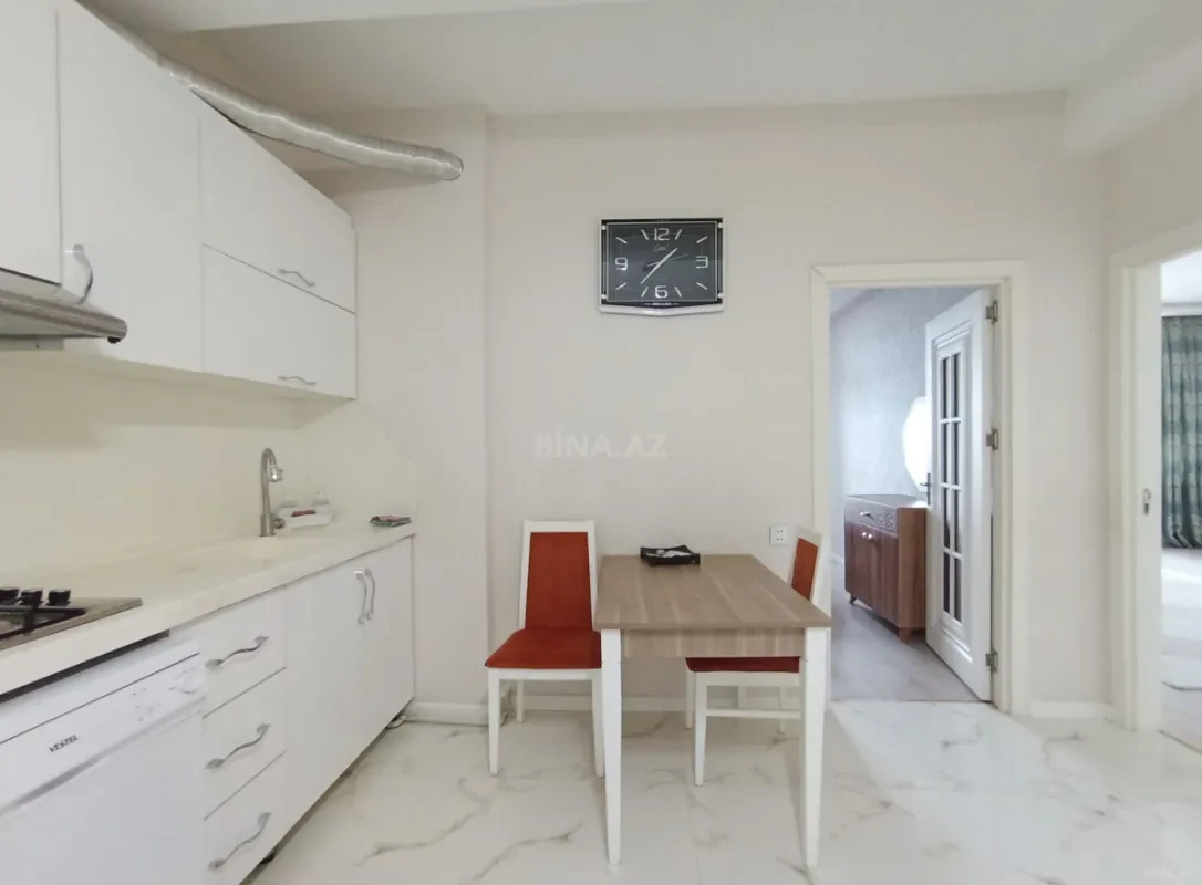 Kirayə verilir 2 otaqlı mənzil 70 m²