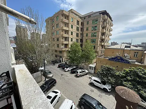 Satılır 1 otaqlı mənzil 54 m²