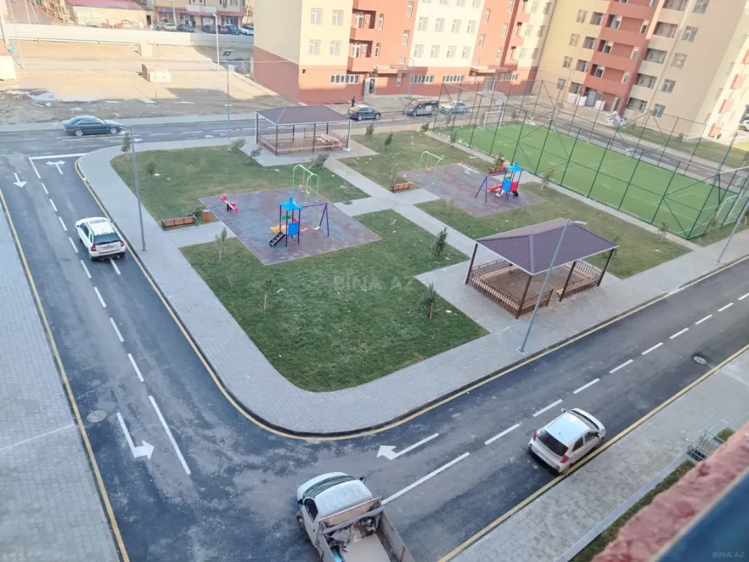 Satılır 4 otaqlı mənzil 100 m²
