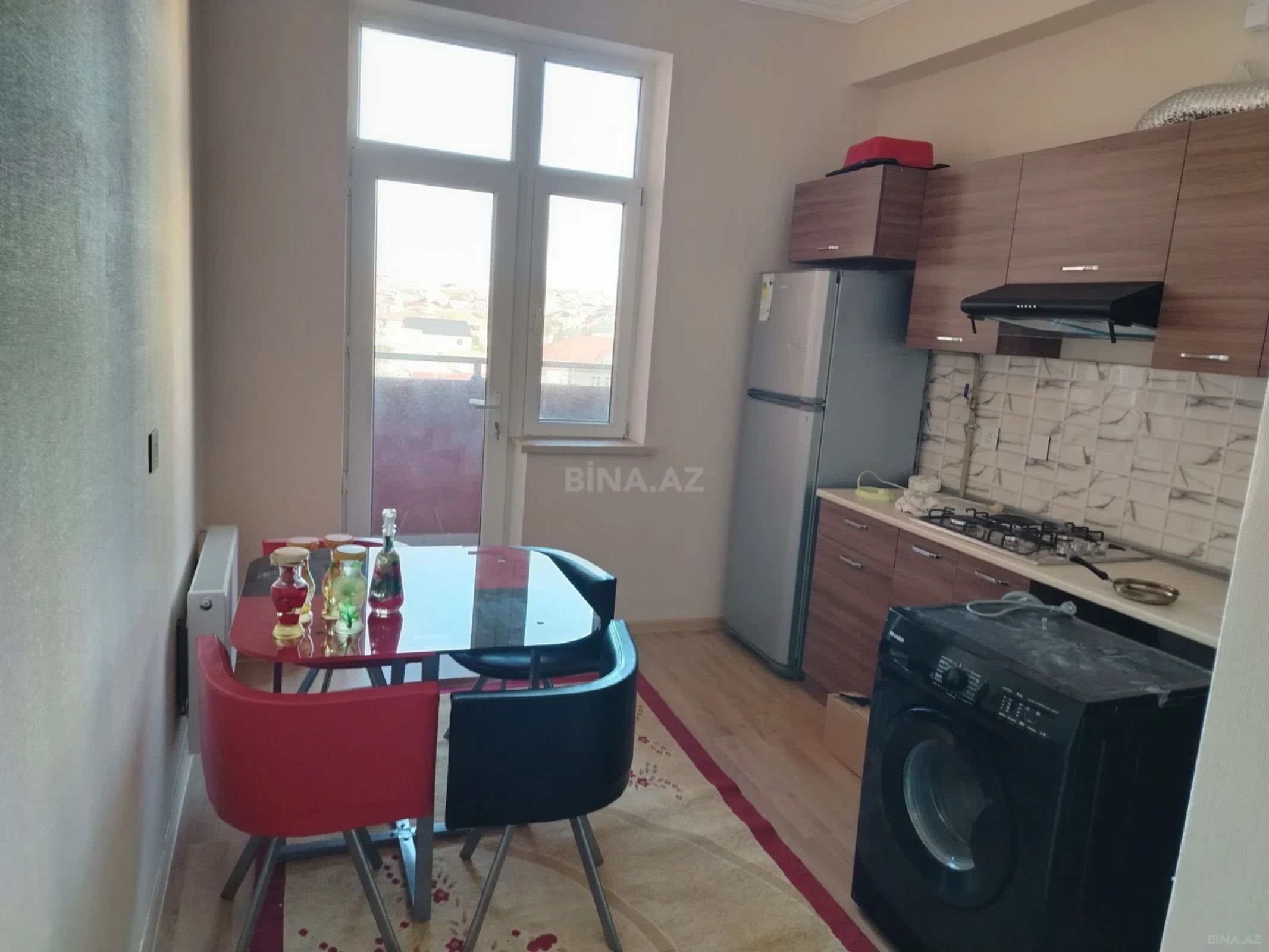 Satılır 4 otaqlı mənzil 100 m²
