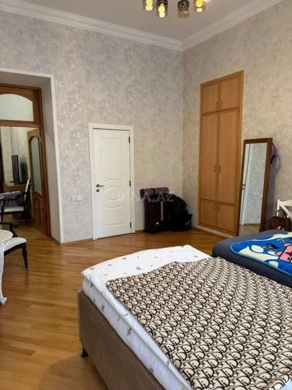 Satılır 2 otaqlı mənzil 80 m²