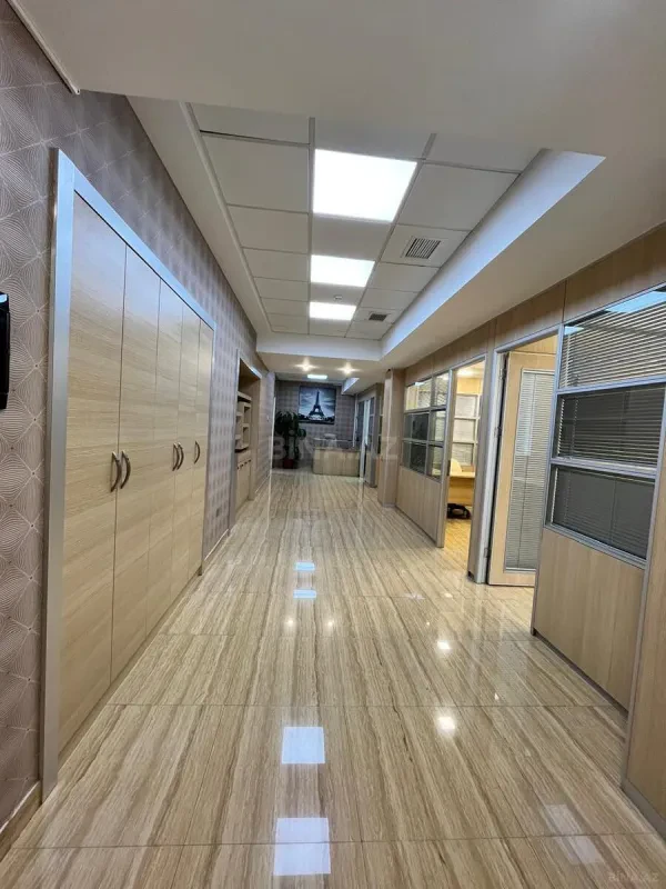 Kirayə verilir 6 otaqlı ofis 160 m²
