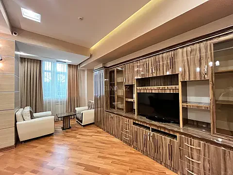 Kirayə verilir 6 otaqlı ofis 160 m²