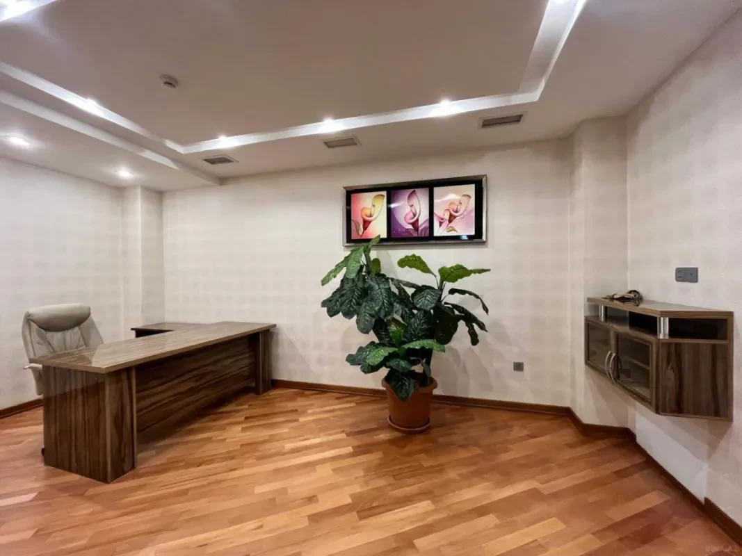 Kirayə verilir 6 otaqlı ofis 160 m²