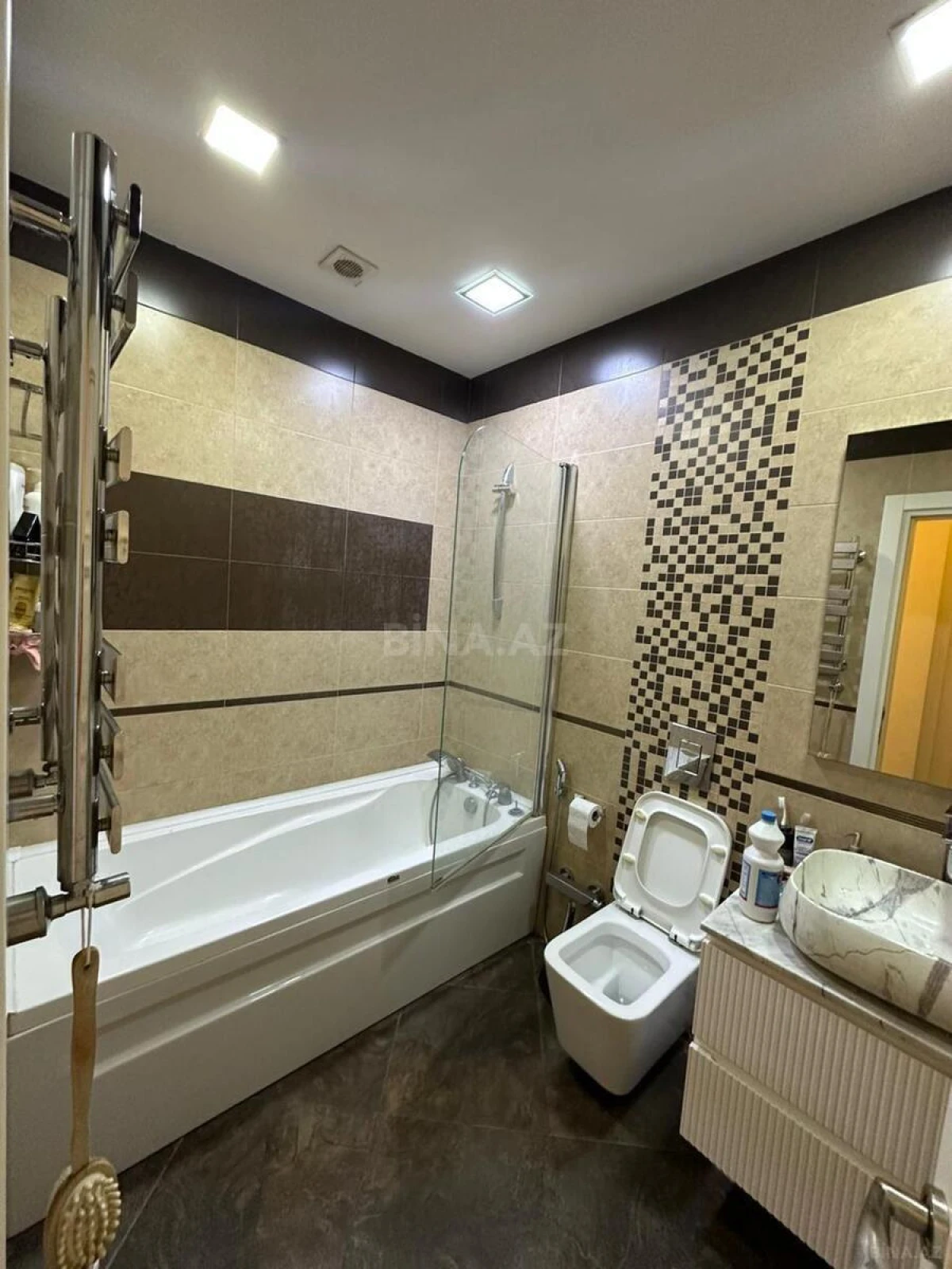 Kirayə verilir 3 otaqlı mənzil 150 m²