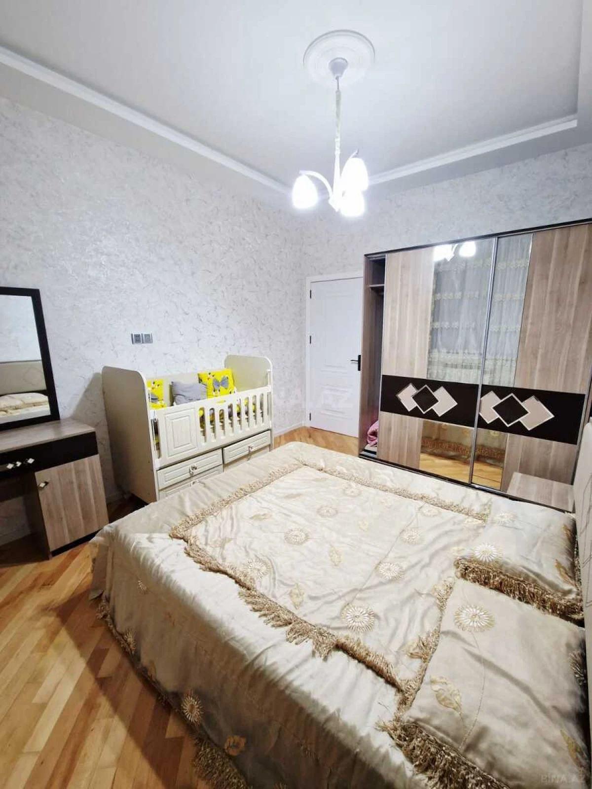 Satılır 2 otaqlı mənzil 64 m²