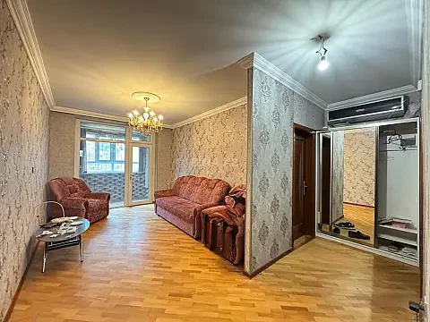 Satılır 4 otaqlı mənzil 100 m²