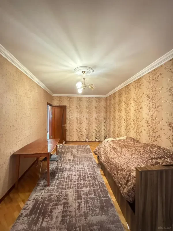 Satılır 4 otaqlı mənzil 100 m²