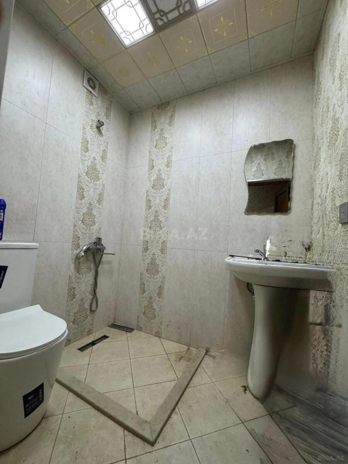 Satılır 4 otaqlı mənzil 100 m²