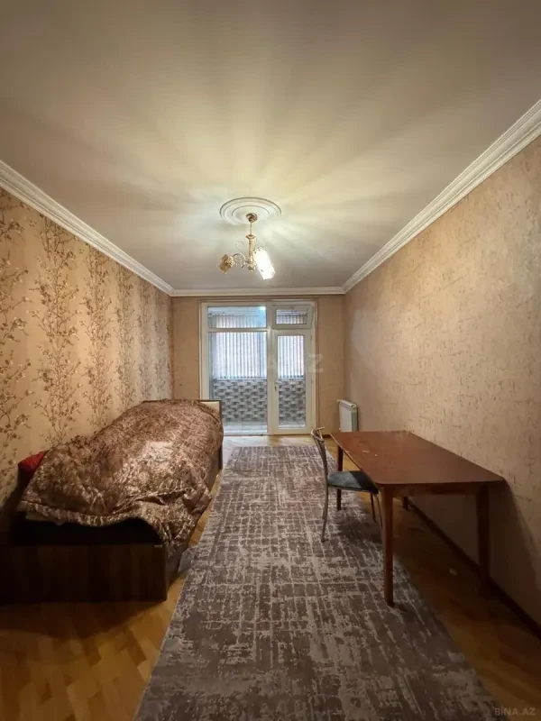 Satılır 4 otaqlı mənzil 100 m²