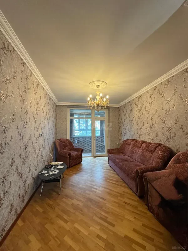 Satılır 4 otaqlı mənzil 100 m²