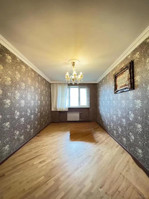 Satılır 4 otaqlı mənzil 100 m²