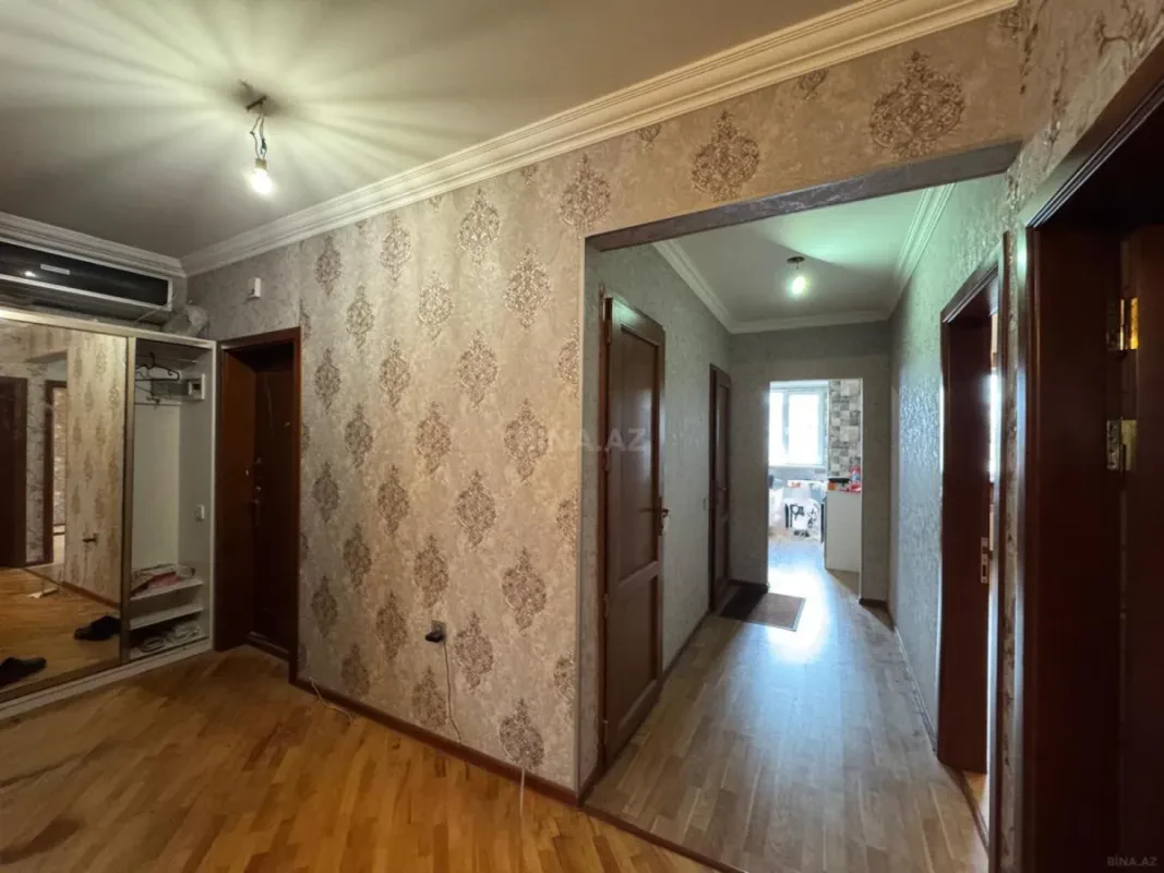 Satılır 4 otaqlı mənzil 100 m²