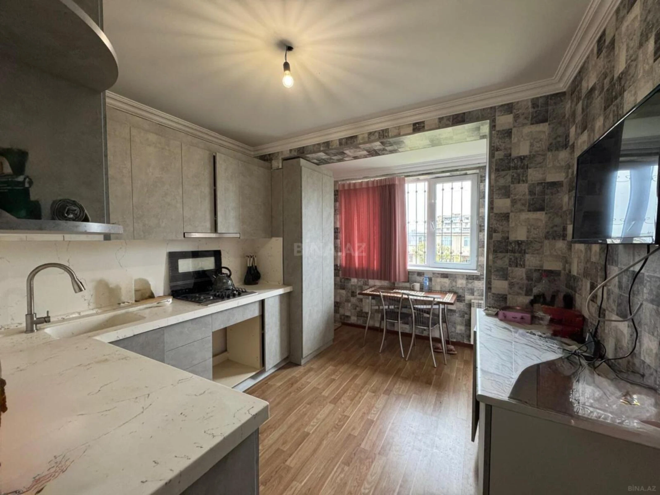 Satılır 4 otaqlı mənzil 100 m²