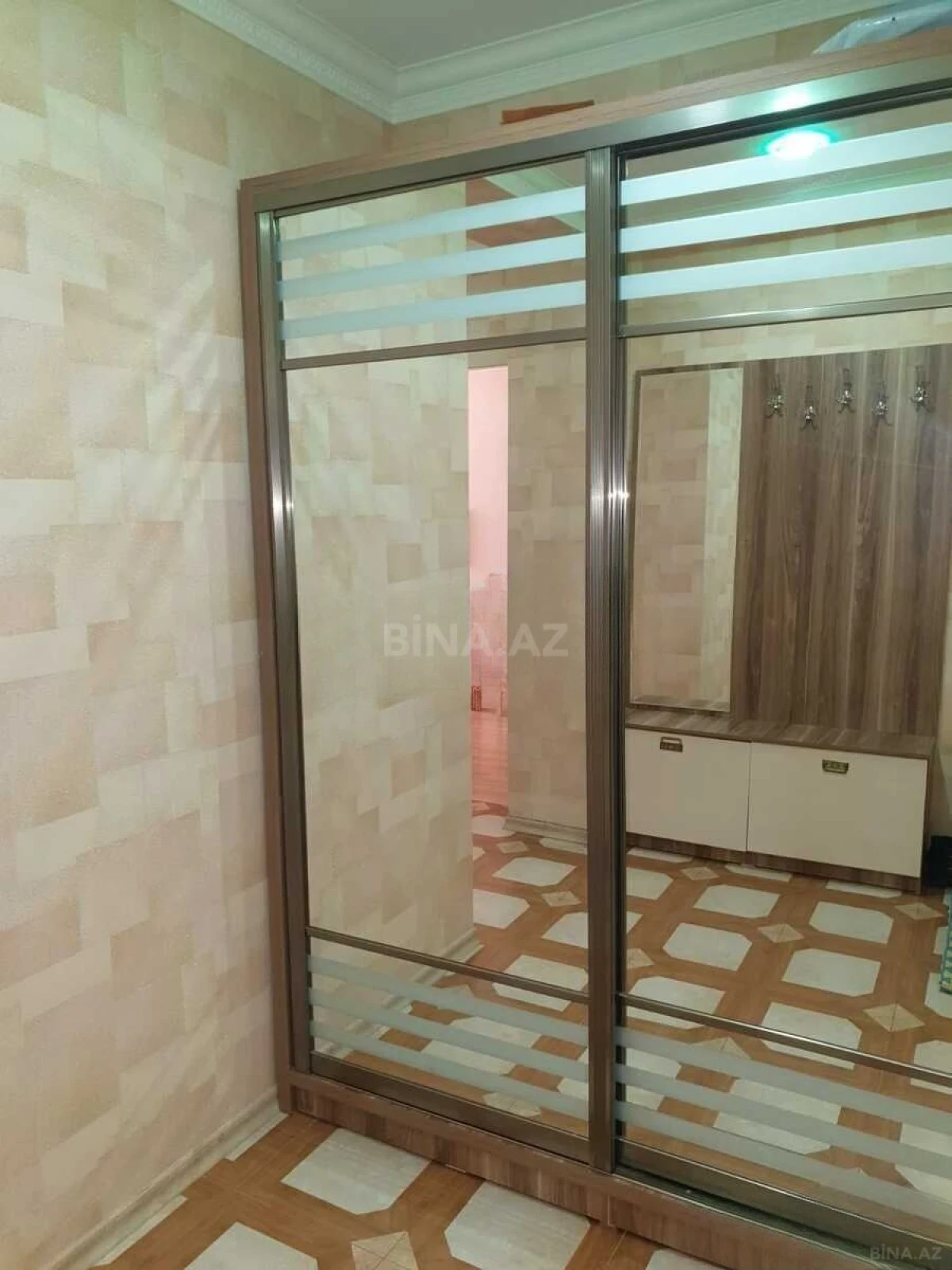 Kirayə verilir 2 otaqlı mənzil 60 m²