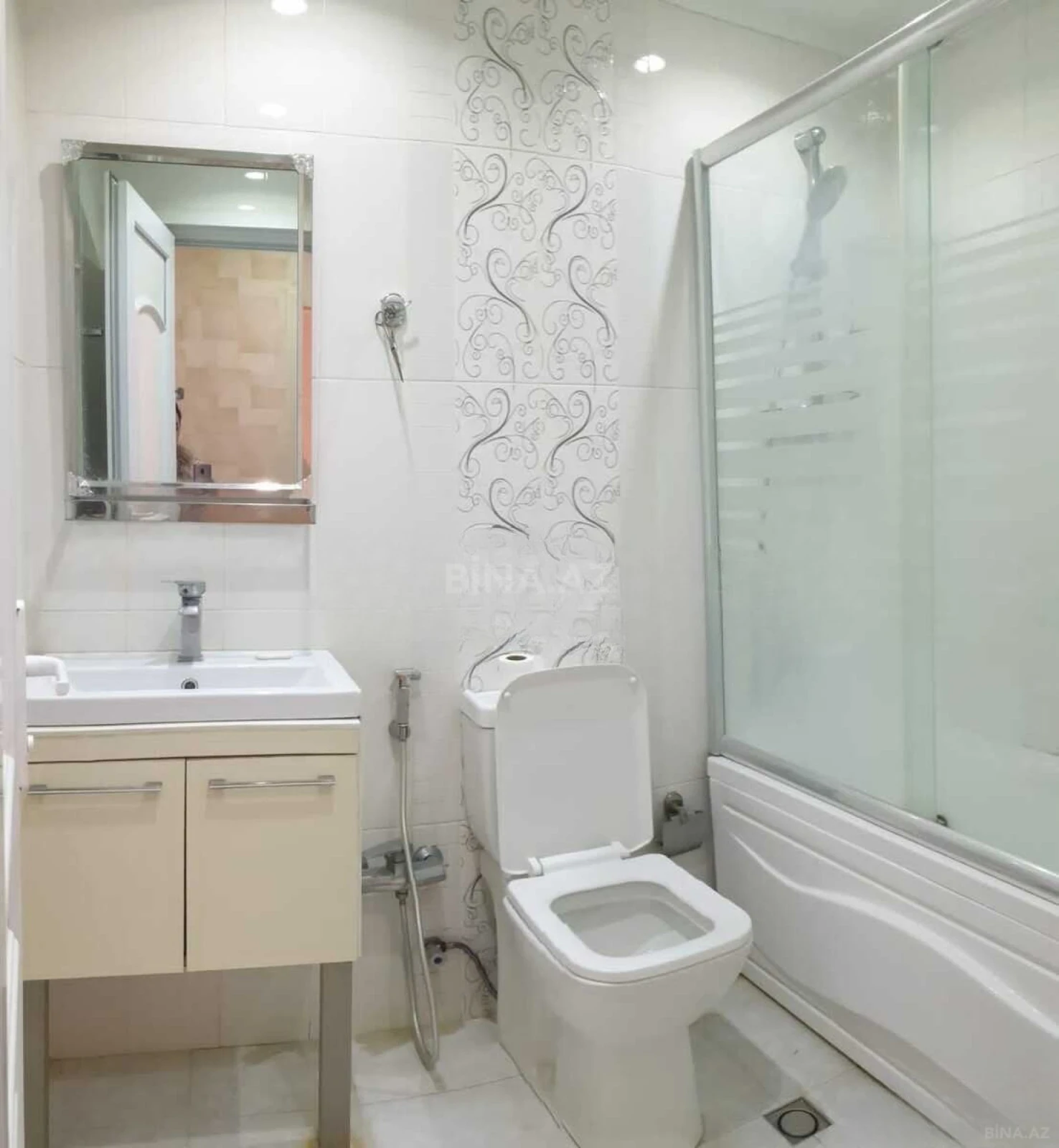 Kirayə verilir 2 otaqlı mənzil 60 m²