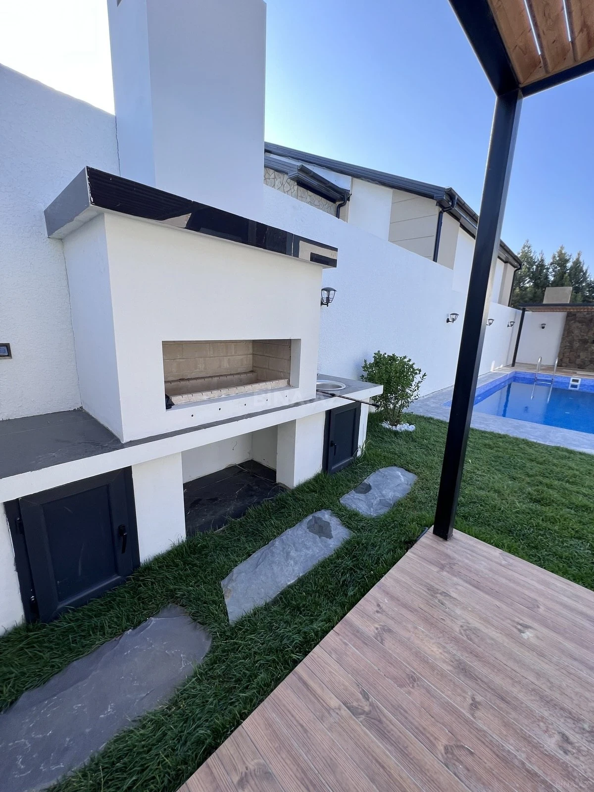 Kirayə verilir 4 otaqlı həyət evi 170 m²