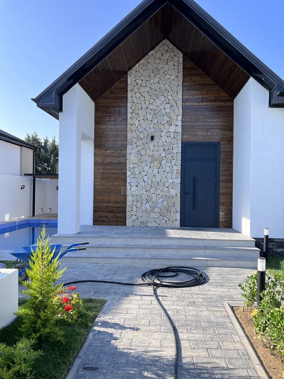 Kirayə verilir 4 otaqlı həyət evi 170 m²