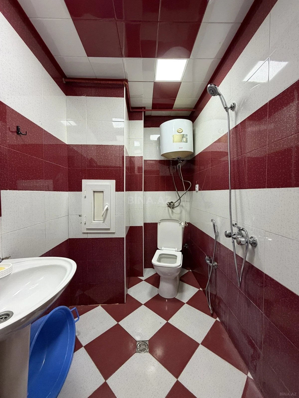 Satılır 4 otaqlı mənzil 110 m²