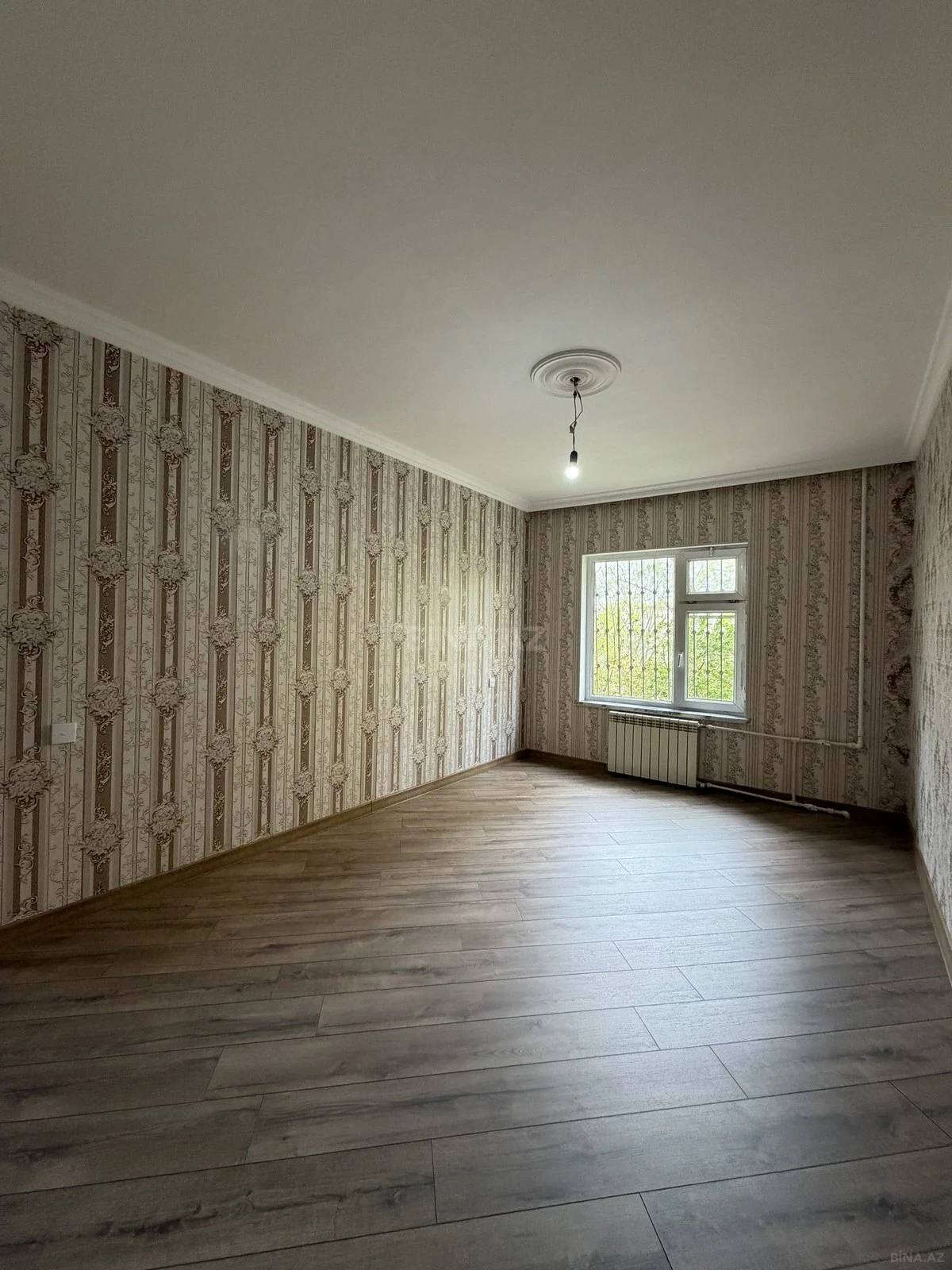 Satılır 4 otaqlı mənzil 110 m²