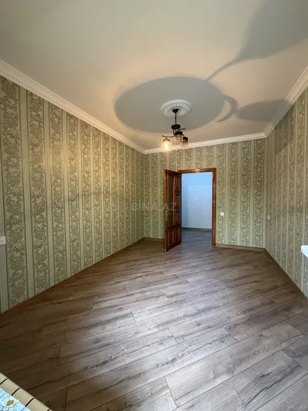 Satılır 4 otaqlı mənzil 110 m²