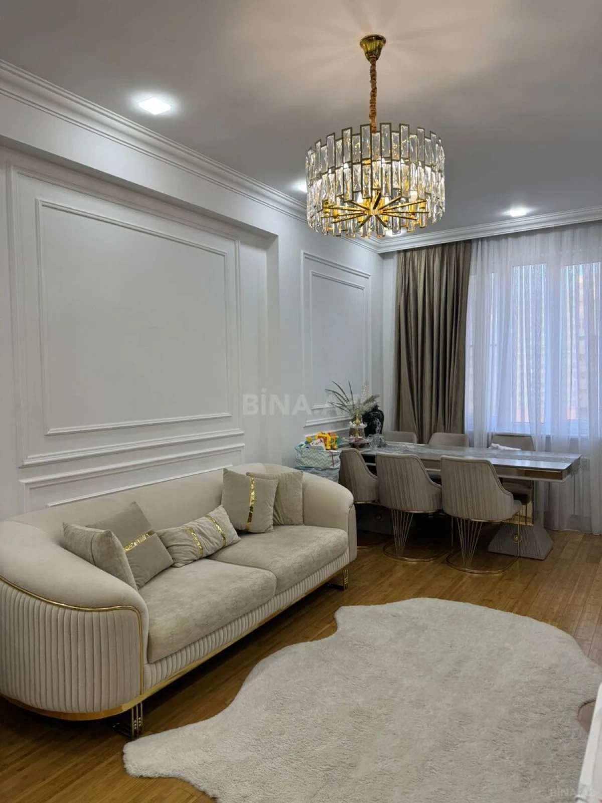 Satılır 2 otaqlı mənzil 70 m²