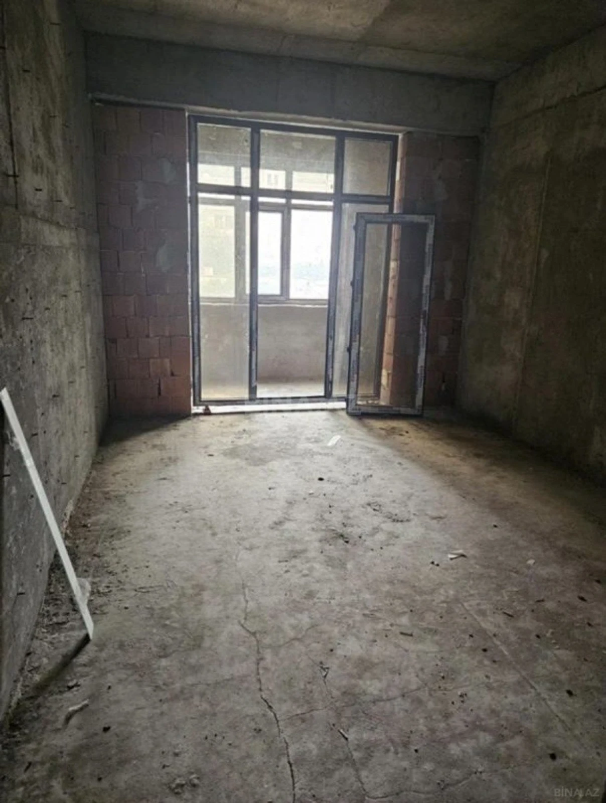 Satılır 2 otaqlı mənzil 100 m²