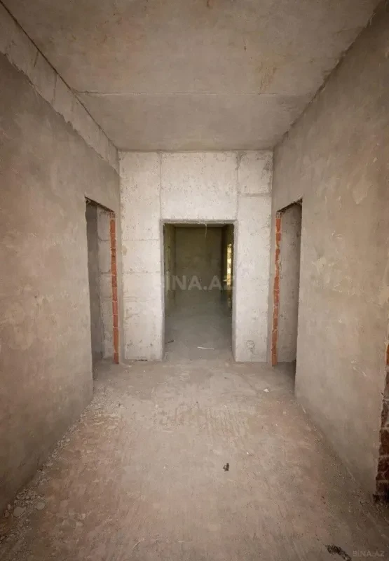 Satılır 4 otaqlı mənzil 175 m²