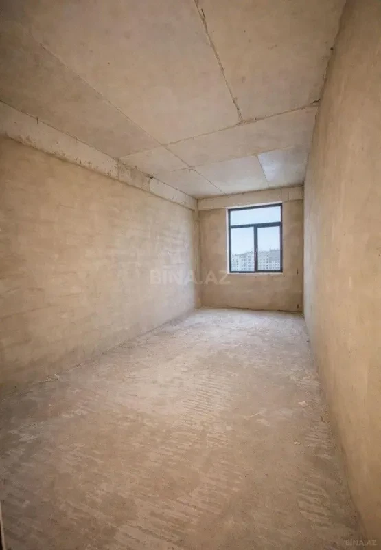 Satılır 4 otaqlı mənzil 175 m²