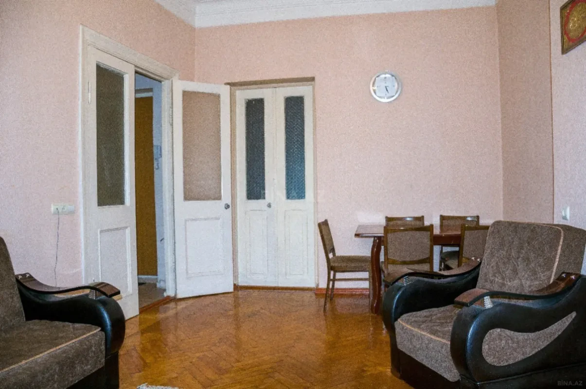 Kirayə verilir 2 otaqlı mənzil 65 m²