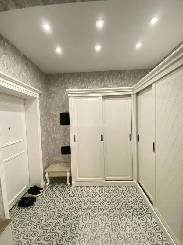 Kirayə verilir 3 otaqlı mənzil 150 m²