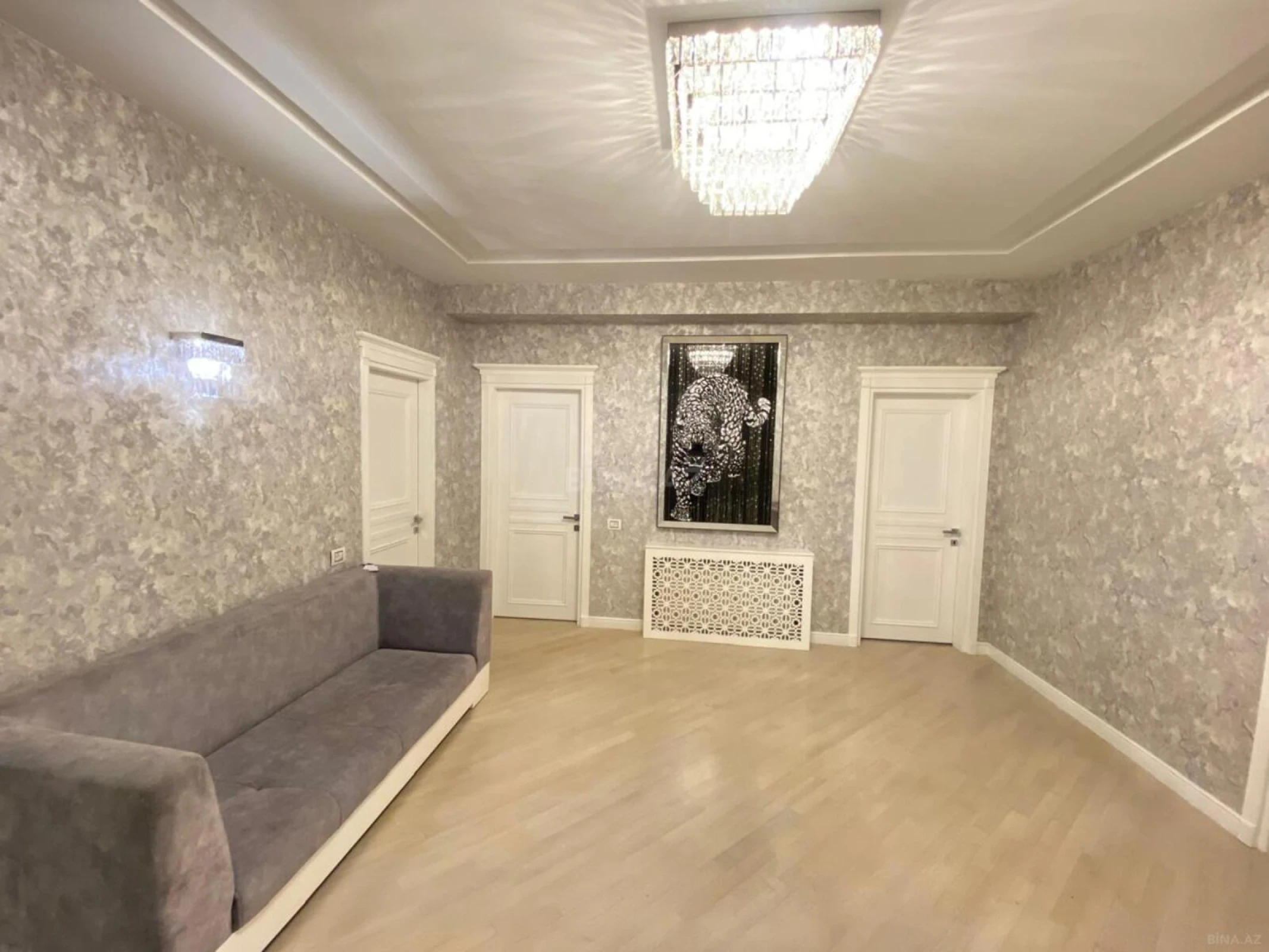 Kirayə verilir 3 otaqlı mənzil 150 m²