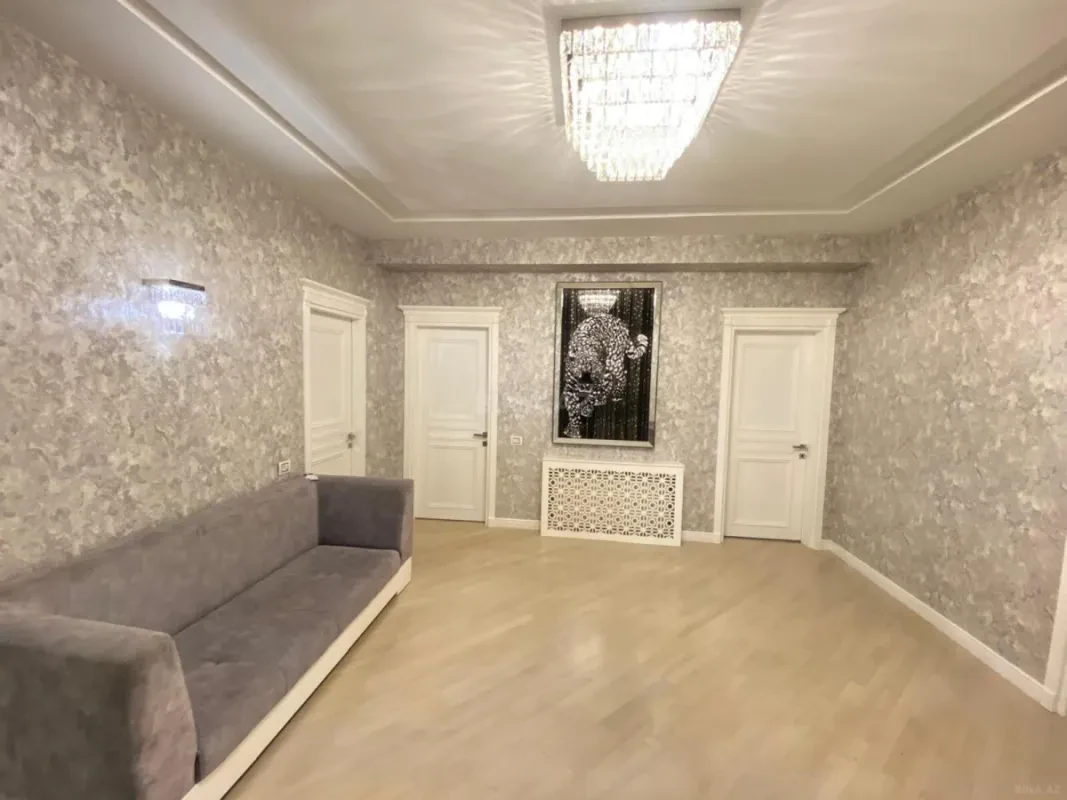 Kirayə verilir 3 otaqlı mənzil 150 m²
