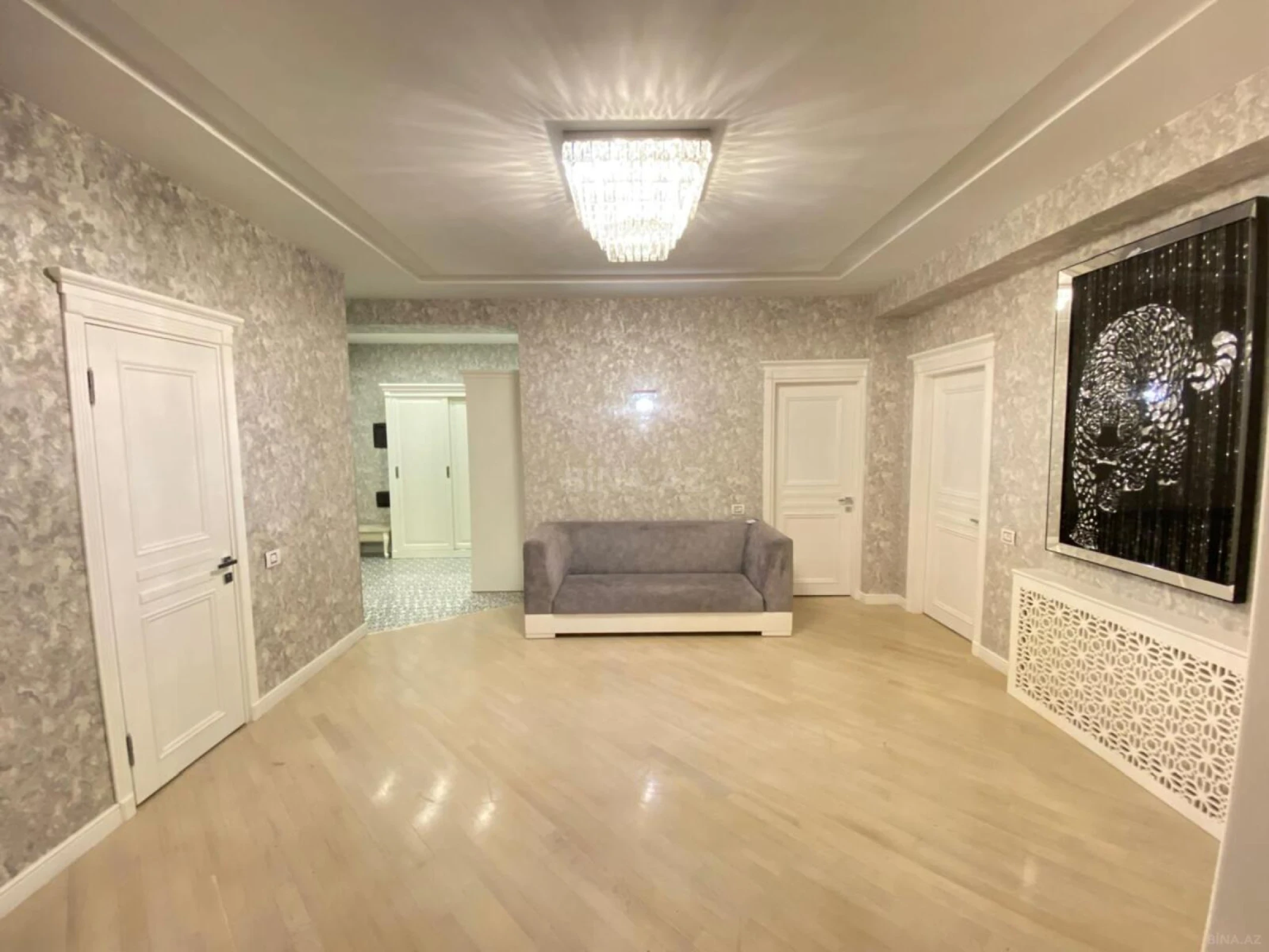 Kirayə verilir 3 otaqlı mənzil 150 m²