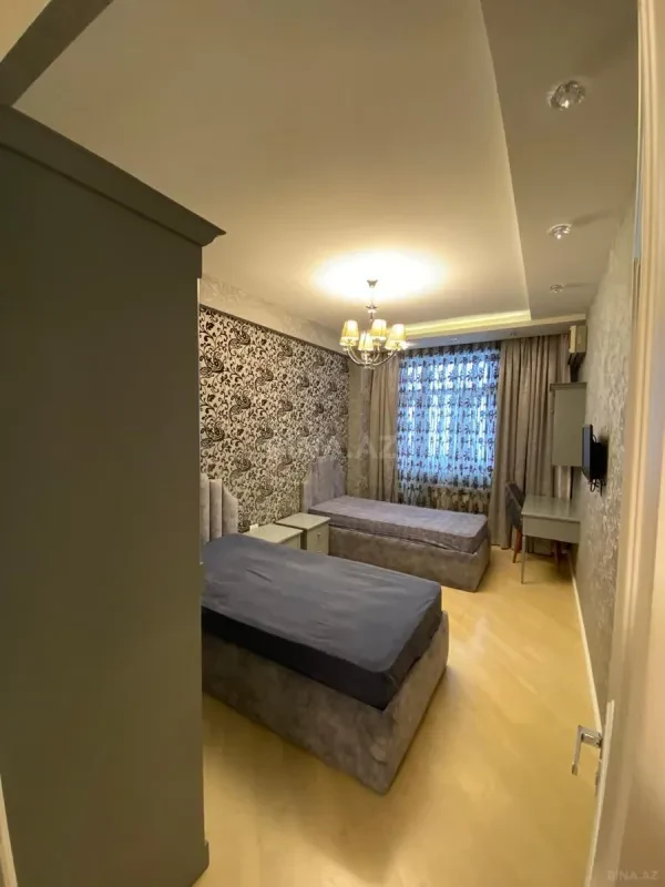 Kirayə verilir 3 otaqlı mənzil 150 m²