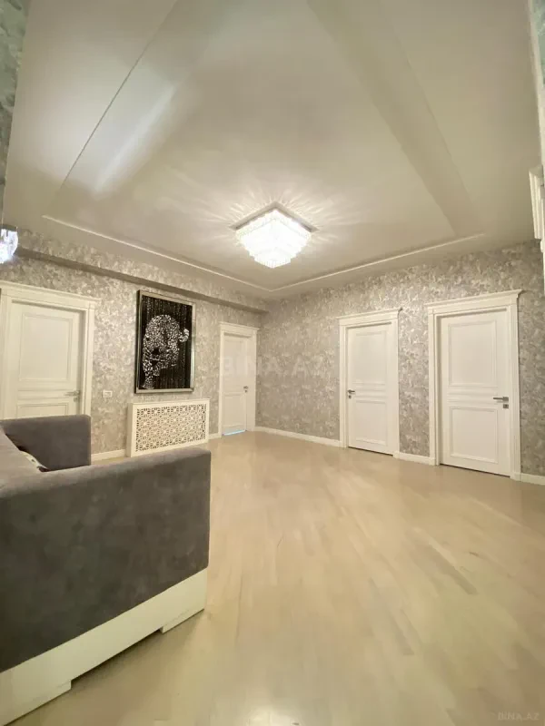 Kirayə verilir 3 otaqlı mənzil 150 m²