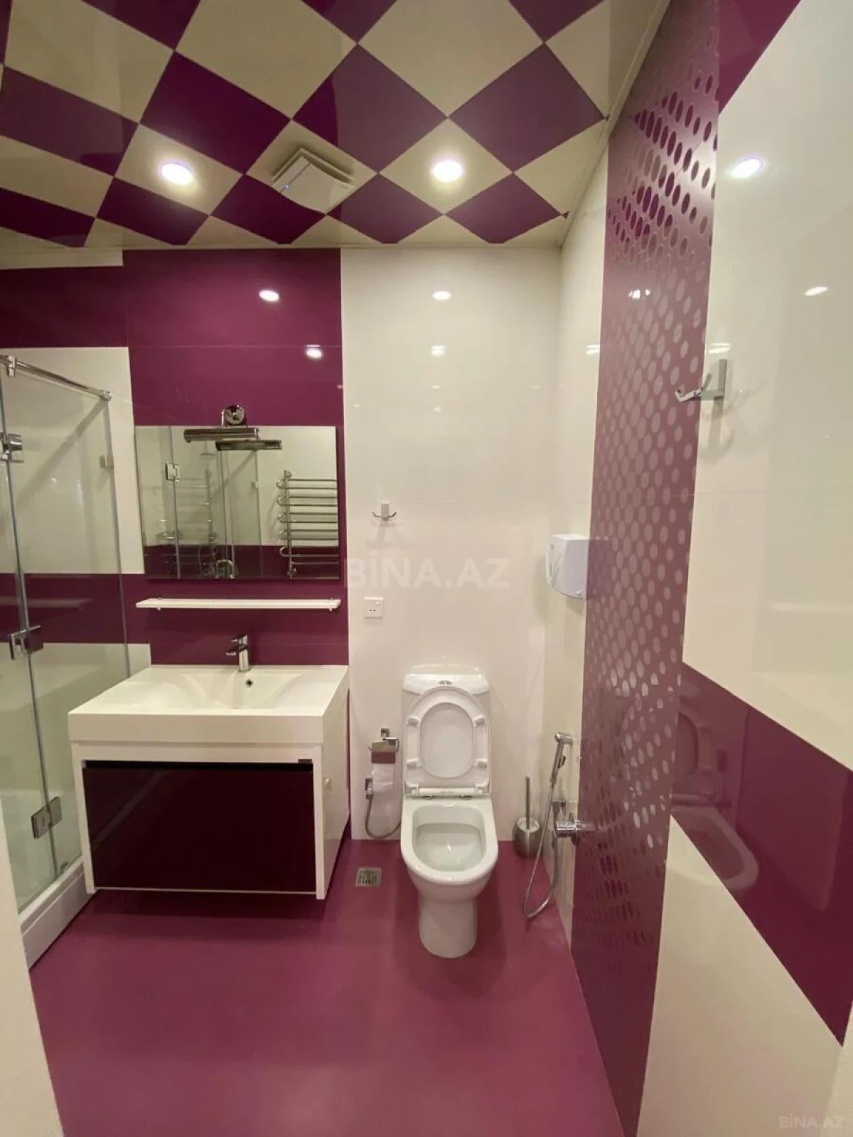 Kirayə verilir 3 otaqlı mənzil 150 m²