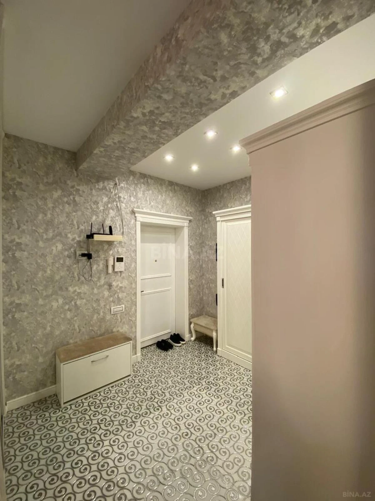 Kirayə verilir 3 otaqlı mənzil 150 m²