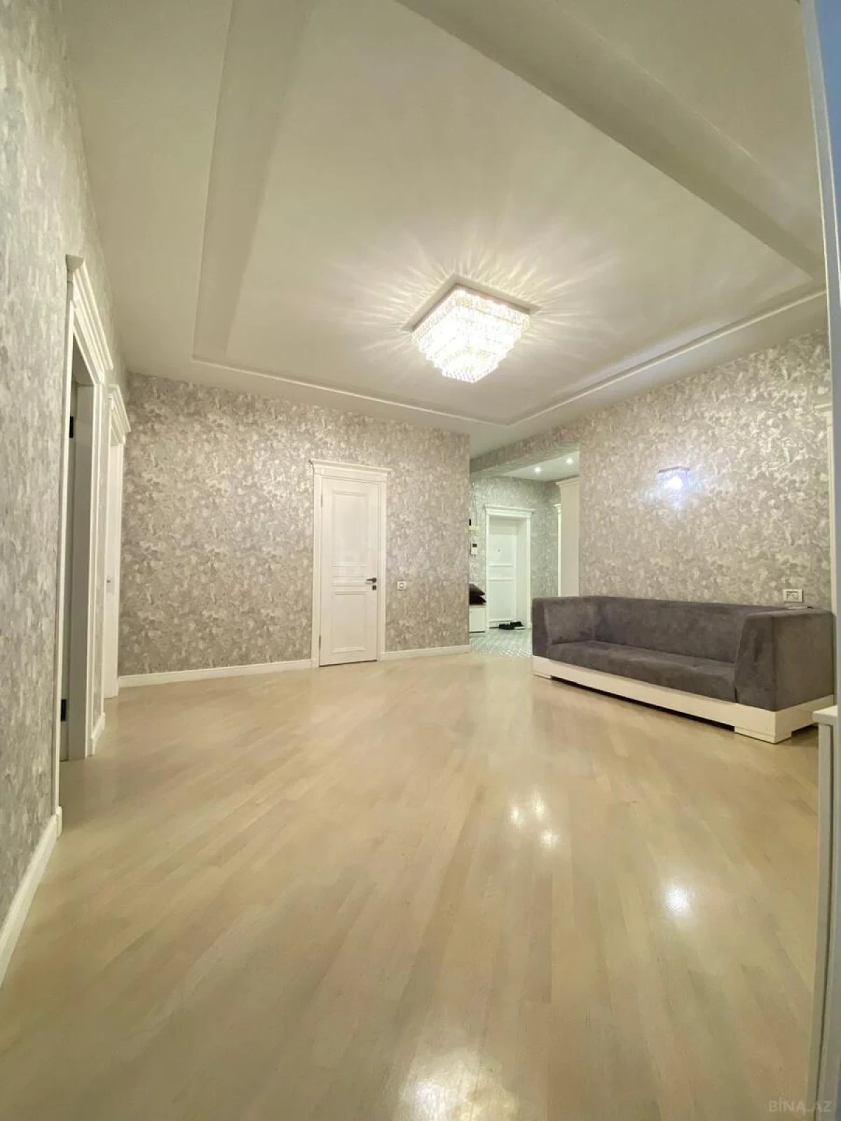 Kirayə verilir 3 otaqlı mənzil 150 m²