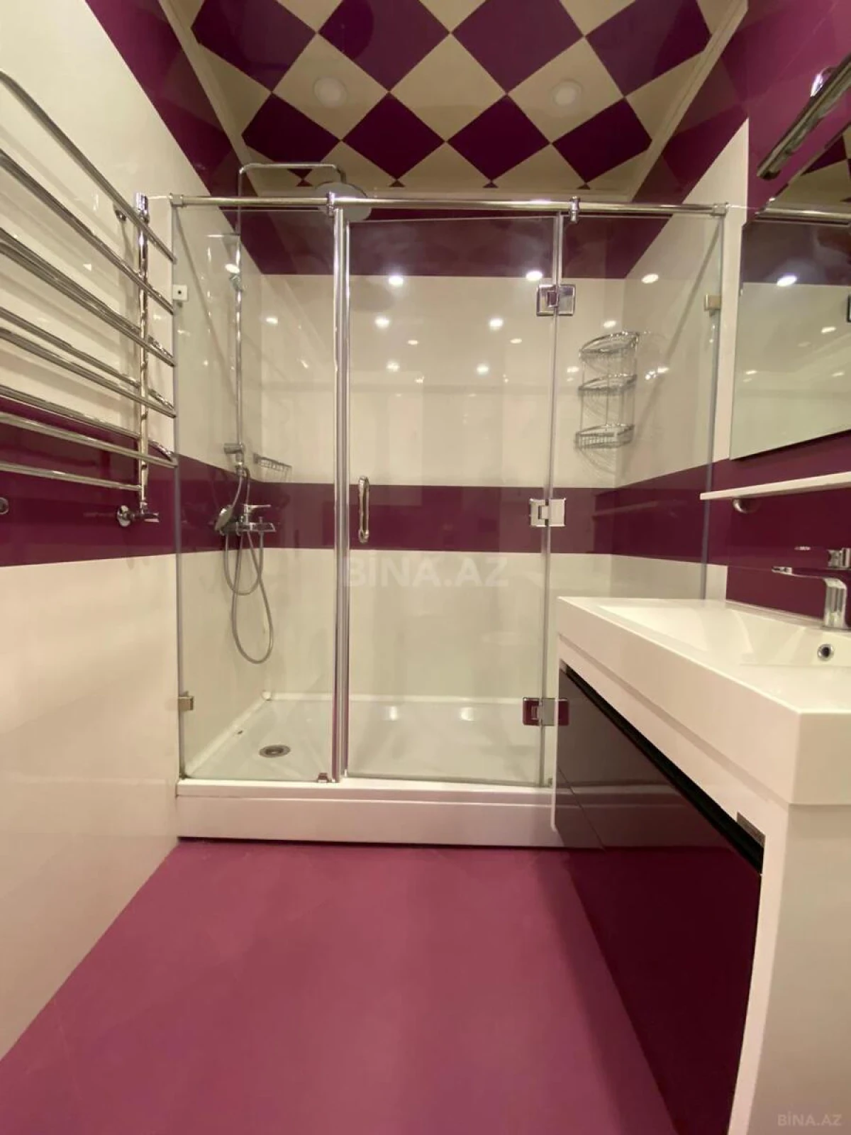 Kirayə verilir 3 otaqlı mənzil 150 m²