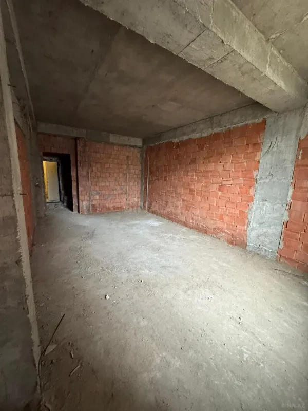 Satılır 1 otaqlı mənzil 77 m²