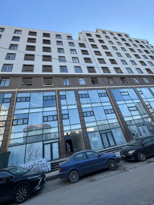 Satılır 1 otaqlı mənzil 77 m²