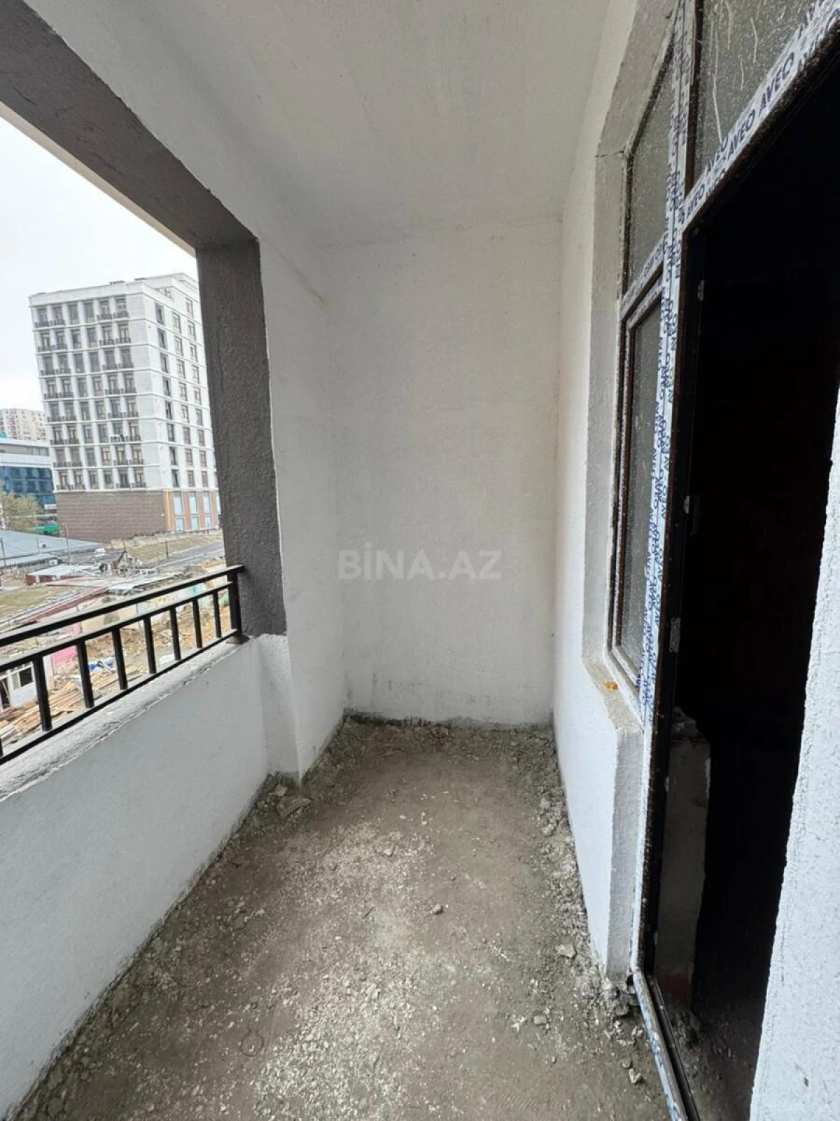 Satılır 1 otaqlı mənzil 77 m²